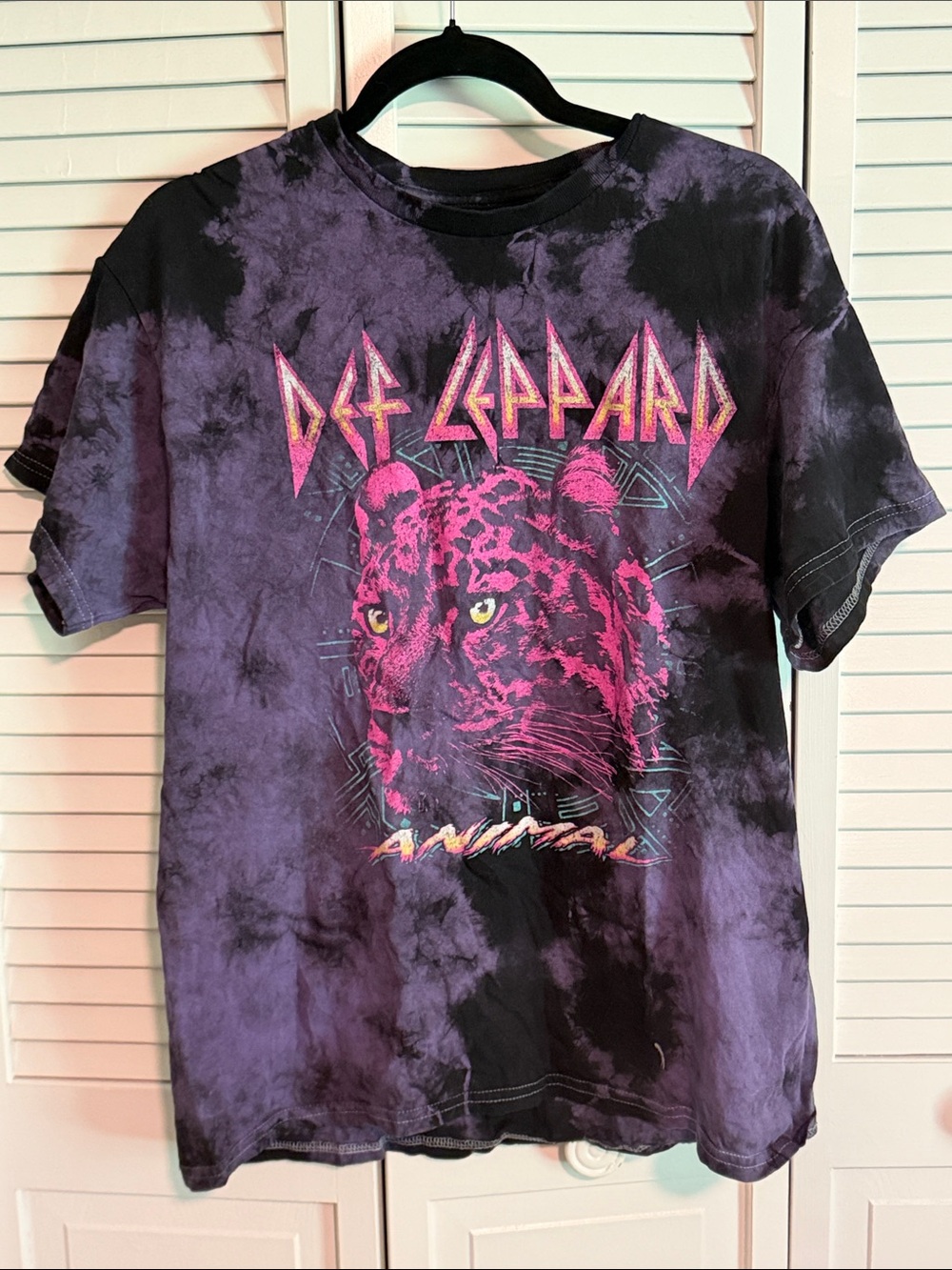 Women's Purple Def Leppard Tie-Dye Graphic Tee - Short Sleeve
